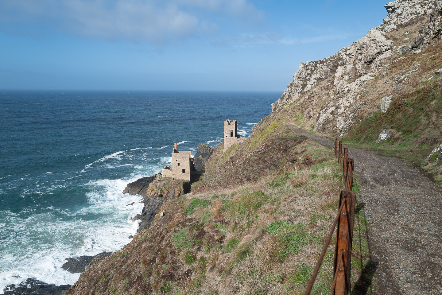 Sheer cliffs to the ocean with the ruins of the Botallack Mine